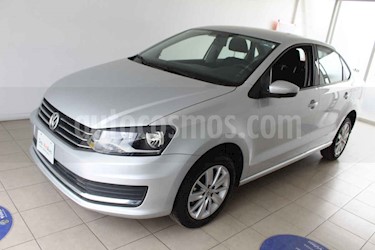 foto Volkswagen Vento Comfortline usado (2018) color Plata precio $210,000