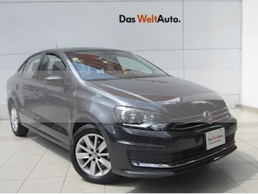 foto Volkswagen Vento Comfortline usado (2017) color Gris Carbono precio $179,000