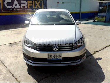 foto Volkswagen Vento Comfortline usado (2018) color Plata precio $174,000