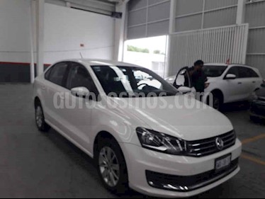 foto Volkswagen Vento Comfortline usado (2017) color Blanco precio $155,000