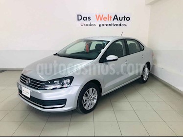 foto Volkswagen Vento Comfortline usado (2019) color Plata precio $202,297