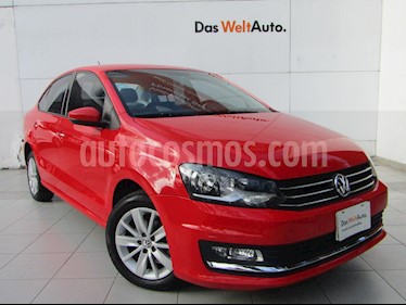foto Volkswagen Vento Highline Aut usado (2017) color Rojo Flash precio $179,000