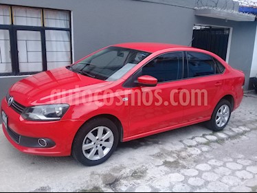 Foto Volkswagen Vento Highline TDI usado (2015) color Rojo Flash precio $138,000