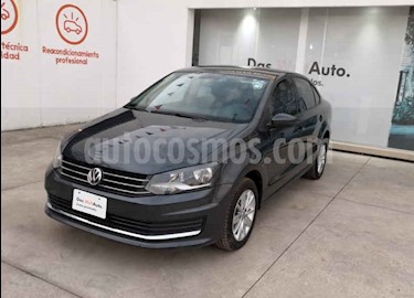 Foto Volkswagen Vento Comfortline Aut usado (2018) color Gris precio $191,990