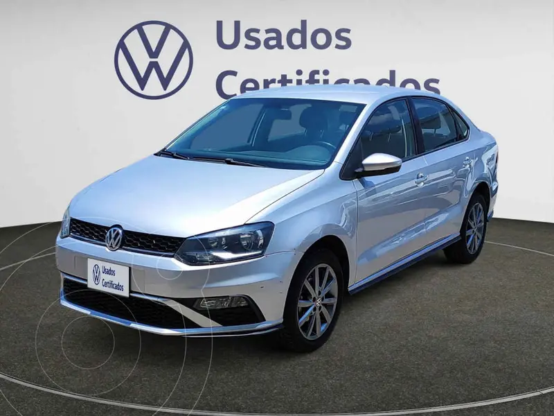 Foto Volkswagen Vento Comfortline Tiptronic usado (2020) color Plata precio $235,900