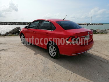Foto Volkswagen Vento Comfortline usado (2017) color Rojo Flash precio $155,000