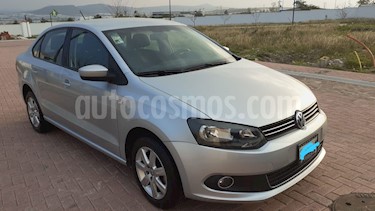foto Volkswagen Vento Highline usado (2014) color Plata precio $132,000