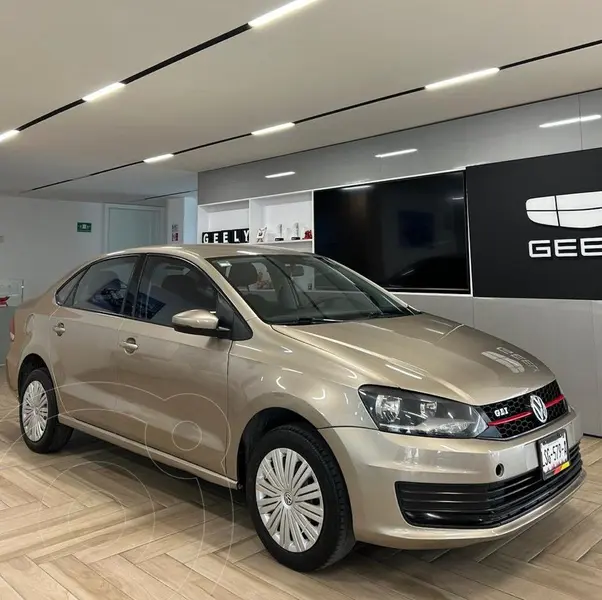 Foto Volkswagen Vento Startline usado (2018) color Dorado precio $195,862