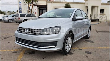 foto Volkswagen Vento Comfortline Aut usado (2019) color Plata precio $179,800