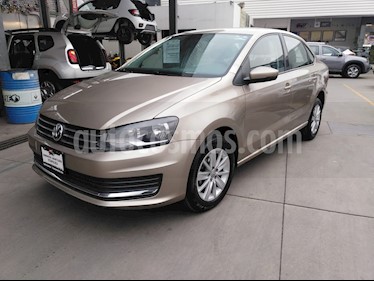 Volkswagen Vento Comfortline Aut usado (2018) color Beige Metalico precio $185,000
