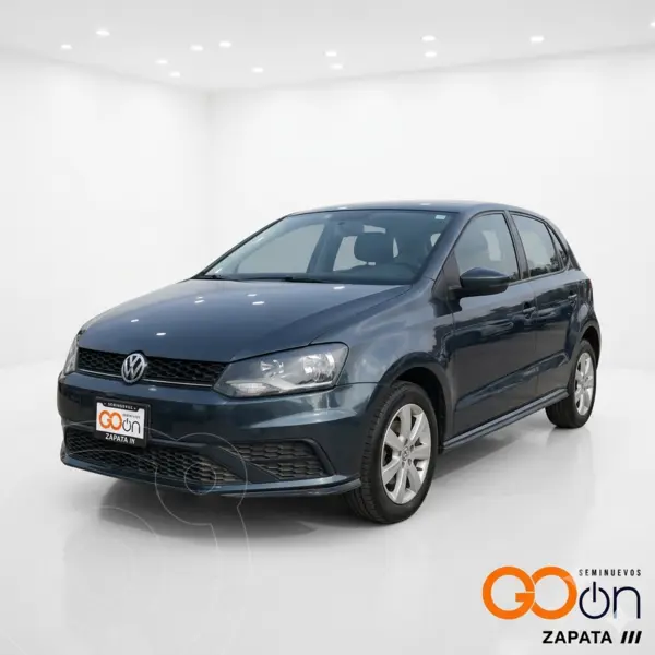 Foto Volkswagen Vento Startline usado (2021) color VWAGRIS CARBON STEEL METALICO precio $210,000