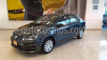 foto Volkswagen Vento 4P STARLINE AT A/AC. MP3 R-15 usado (2018) color Gris precio $168,900