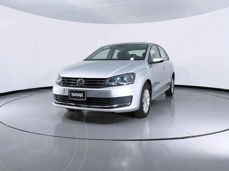 Foto Volkswagen Vento Comfortline usado (2019) color Plata precio $230,999