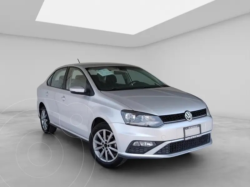 Foto Volkswagen Vento Comfortline Plus usado (2021) color plateado precio $267,900