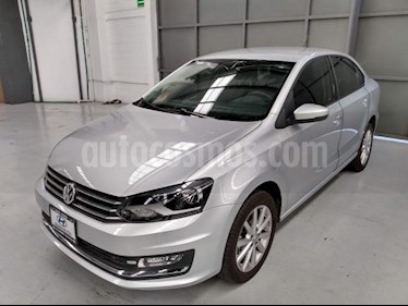 foto Volkswagen Vento 4P HIGHLINE L4/1.6 MAN usado (2018) color Plata precio $215,000