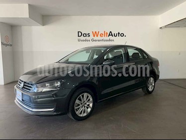 foto Volkswagen Vento Comfortline usado (2019) color Gris precio $242,000
