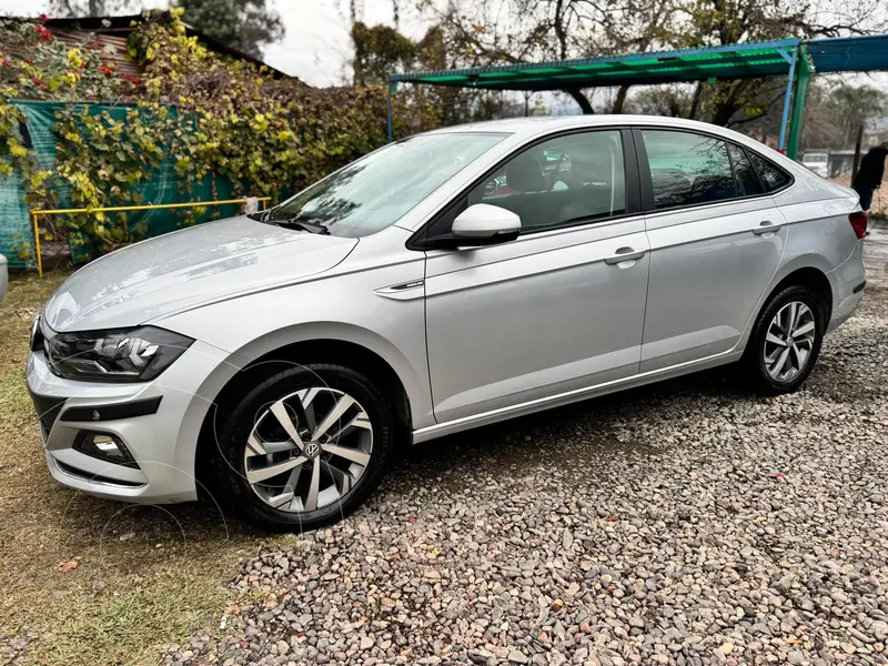 Foto Volkswagen Virtus Highline 1.6 Aut usado (2020) color Plata precio $21.500.000