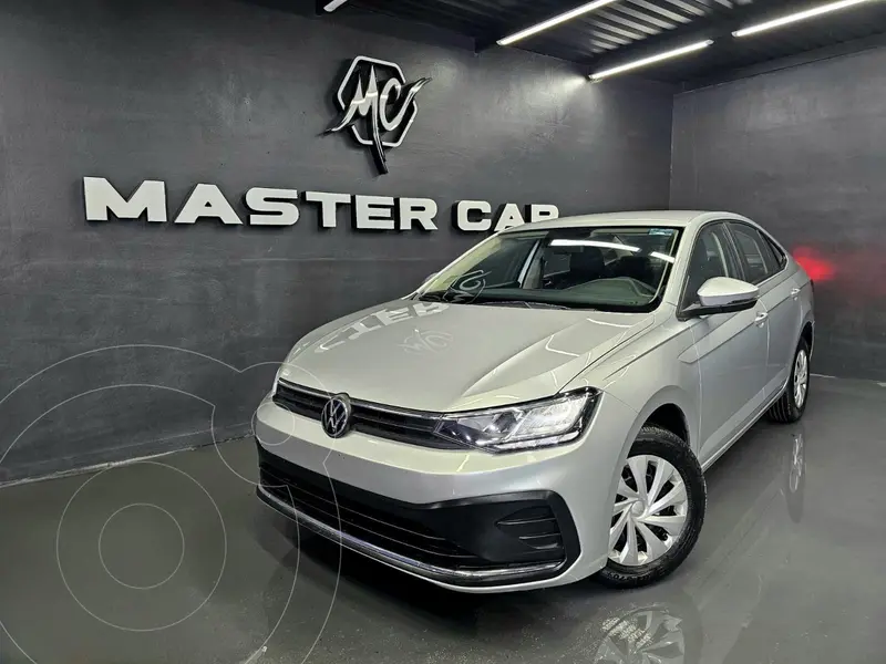 Foto Volkswagen Virtus Trendline usado (2023) color plateado precio $289,000
