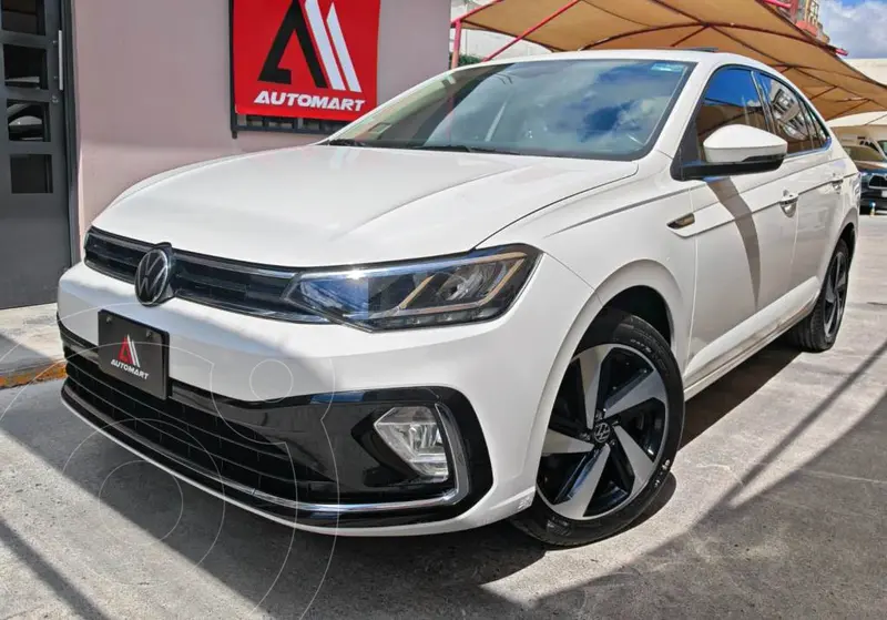 Foto Volkswagen Virtus Highline usado (2023) color Blanco precio $349,000