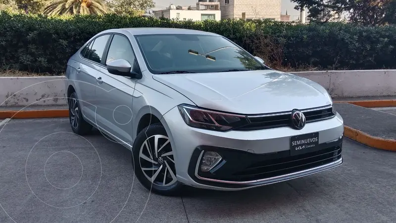 Foto Volkswagen Virtus Tiptronic usado (2022) color plateado precio $279,800