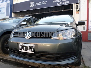 foto Volkswagen Voyage 1.6 Comfortline usado (2013) color Gris Oscuro precio $199.000