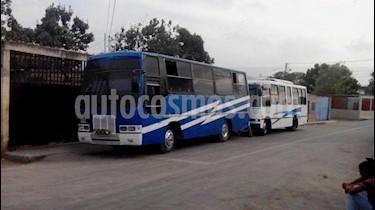 Foto Volvo 940 GL - GLE Sedan L4 2.3i usado (1991) color Azul precio u$s3.200