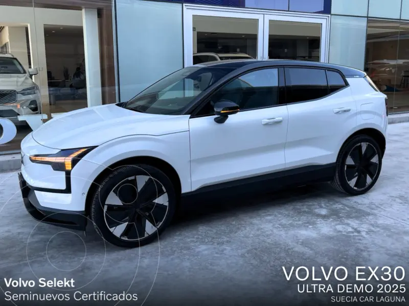 Foto Volvo EX30 Ultra usado (2025) color Blanco precio $815,000