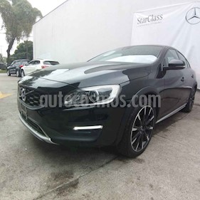 Foto Volvo S60 Cross Country T5 AWD usado (2016) color Naranja precio $349,000