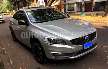 Foto Volvo S60 Cross Country T5 AWD usado (2016) color Plata precio $390,000