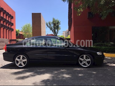 Volvo S60 2.5L R Aut usado (2005) color Negro precio $80,000