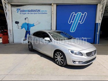 Volvo S60 4p Momentum RD T5 L4/2.0/T Aut usado (2017) color Plata precio $285,000