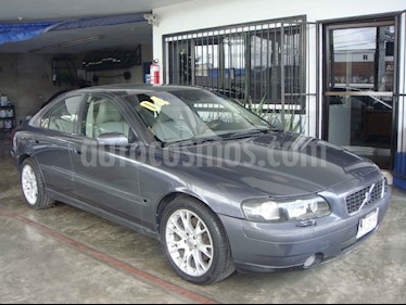 Volvo S60 2.5L T usado (2004) color Gris precio $79,000