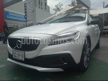 Foto venta Auto usado Volvo V40 Cross Country Inspiration AWD Aut T5 (2017) color Blanco Sueco precio $375,000