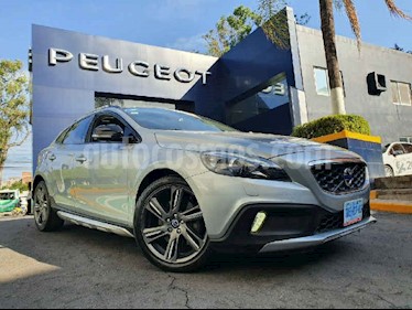 Volvo V40 Cross Country Evolution usado (2014) color Gris precio $229,900