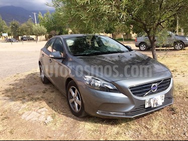 Volvo V40 2.0L D2 Comfort usado (2016) color Gris precio $9.990.000