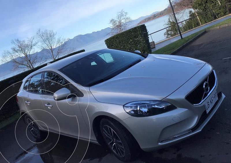 Volvo V40 2.0L D2 Comfort Aut usado (2019) color Blanco precio $16.500.000