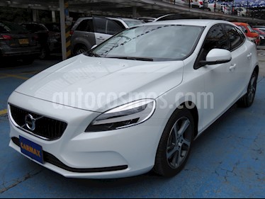 foto Volvo V40 T3 Sport Aut usado (2019) color Blanco precio $87.900.000