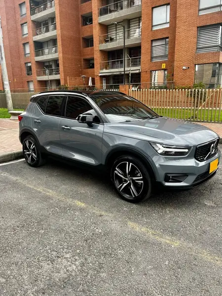 2021 Volvo XC40 T5 R-Design