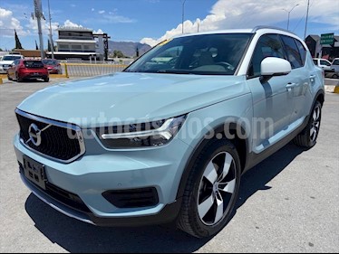 Volvo XC40 T4 Momentum usado (2019) color Azul Claro precio $499,000
