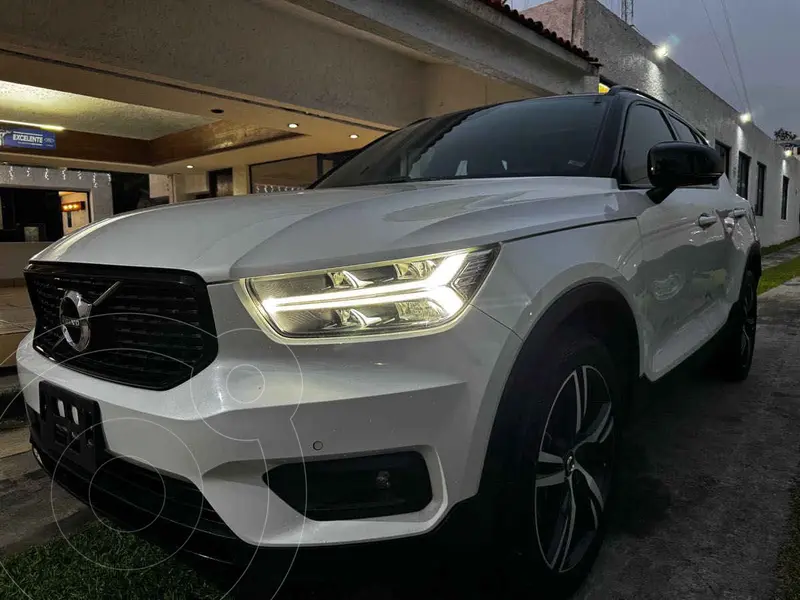 Foto Volvo XC40 T5 R-Design AWD usado (2020) color Blanco precio $538,000