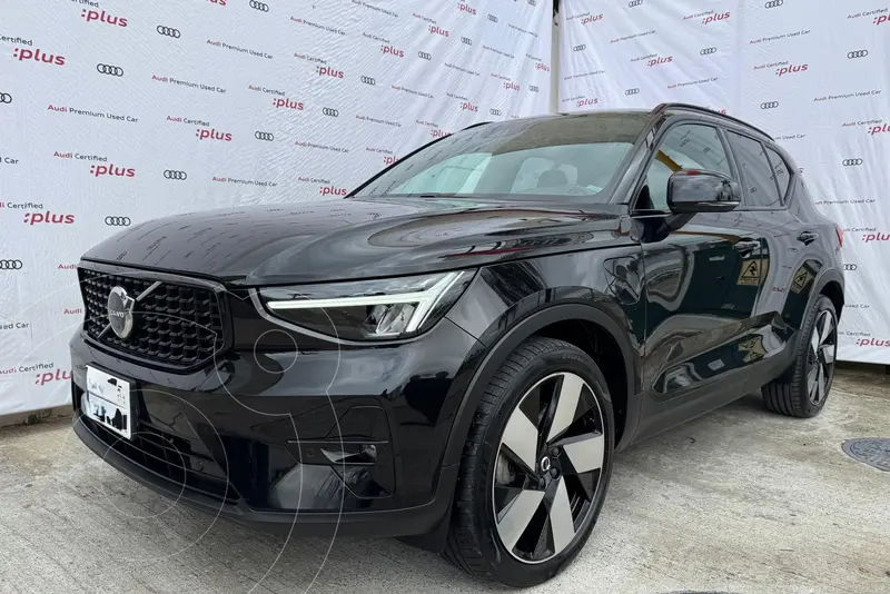 Foto Volvo XC40 T4 Inscription usado (2023) color Negro precio $749,000
