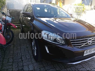 Volvo XC60 T5 Momentum usado (2016) color Negro precio $7.400.000