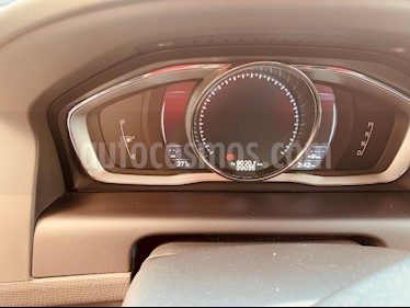 Volvo XC60 2.0L T Addition usado (2016) color Plata Metalico precio $330,000