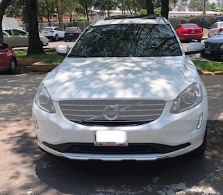 Foto Volvo XC60 T5 Inspiration usado (2015) color Blanco Glaciar precio $368,000