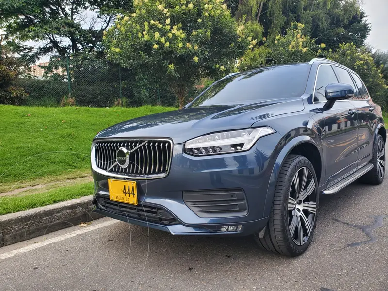 2022 Volvo XC90 B6 Momentum