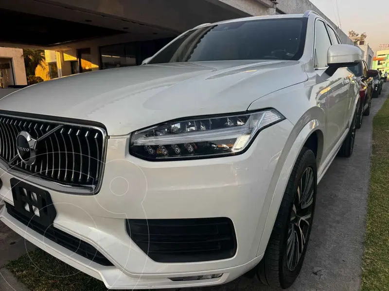 Foto Volvo XC90 T6 AWD Momentum 7as usado (2022) color Blanco precio $750,000