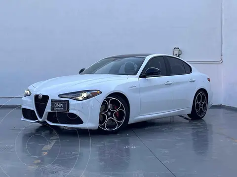 Alfa Romeo Giulia Veloce usado (2023) color Blanco financiado en mensualidades(enganche $173,580 mensualidades desde $17,123)