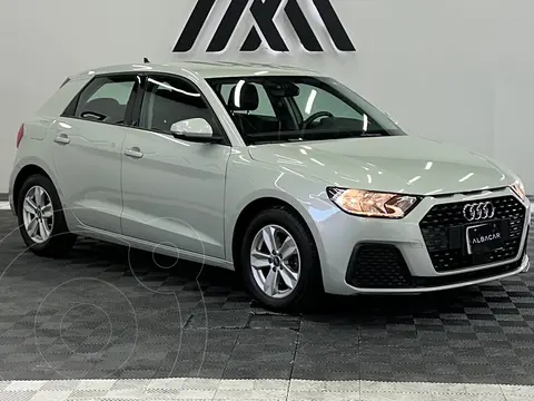 Audi A1 30 TFSI Cool usado (2023) color plateado precio $409,999