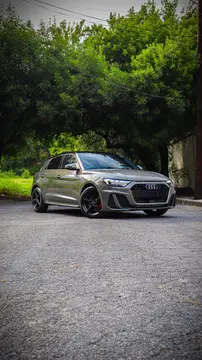 Audi A1 40 TFSI S Line usado (2024) color Gris financiado en mensualidades(enganche $93,000 mensualidades desde $12,877)