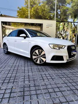 Audi A3 Sedan 40 T FSI S-Line usado (2019) color Blanco precio u$s32.000